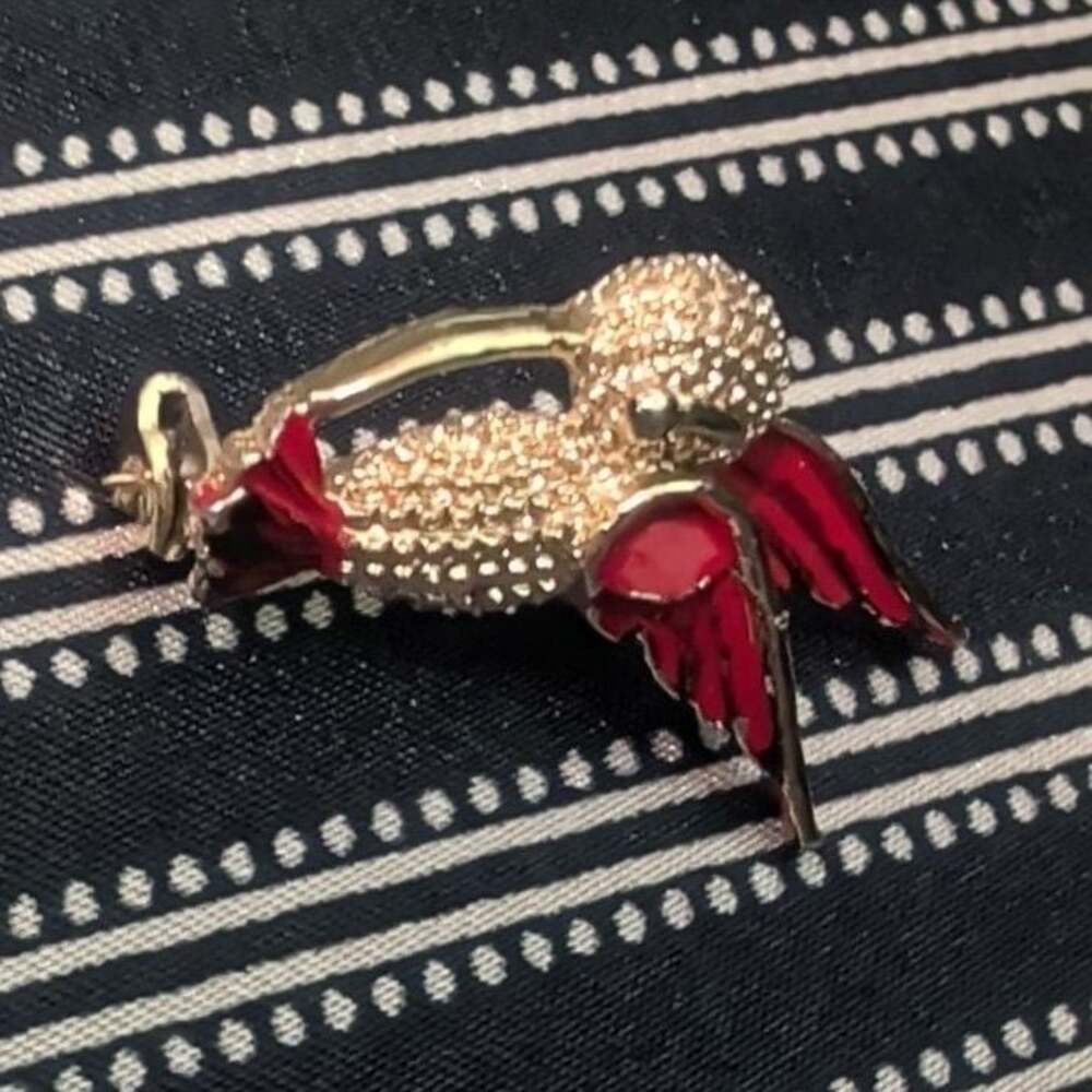 Vintage Gerry's Gold Tone Red Hummingbird Brooch Enamel Pin